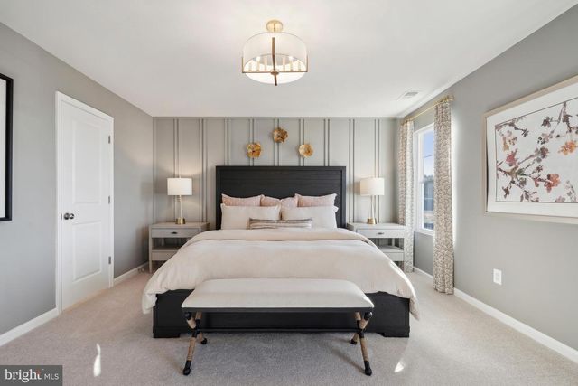 47 EMPIRE RD, Charles Town, WV 25414