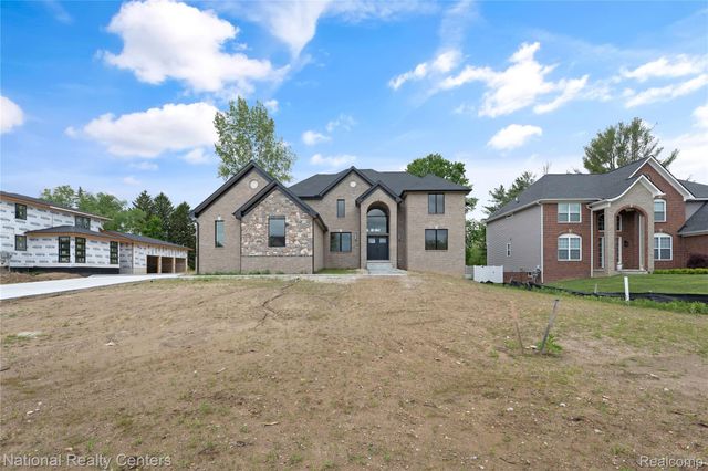 5245 BUELL Drive, Commerce Charter Township, MI 48382