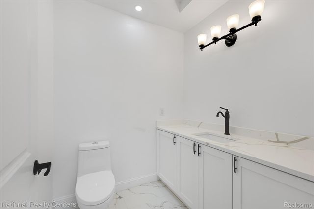 5245 BUELL Drive, Commerce Charter Township, MI 48382