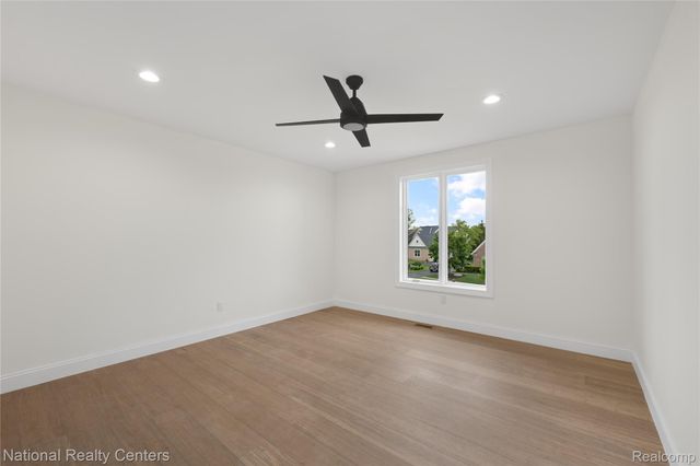 5245 BUELL Drive, Commerce Charter Township, MI 48382