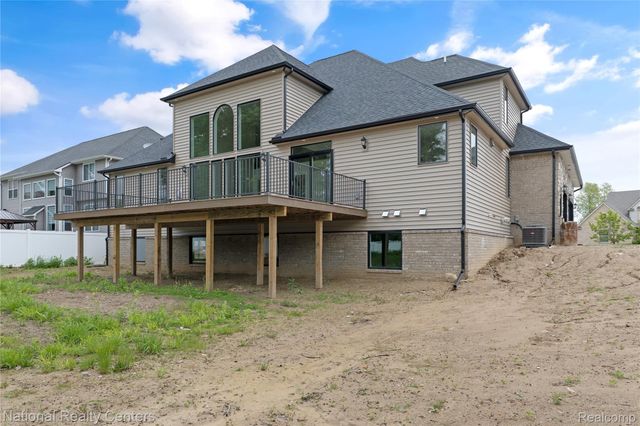 5245 BUELL Drive, Commerce Charter Township, MI 48382