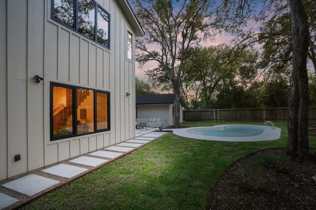 8100 Greenslope DR, Austin, TX 78759
