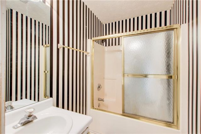 8075 Harmony Lakes Drive, Lithonia, GA 30058