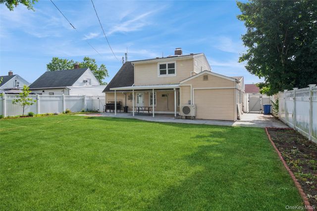 14 Tailor Lane, Levittown, NY 11756