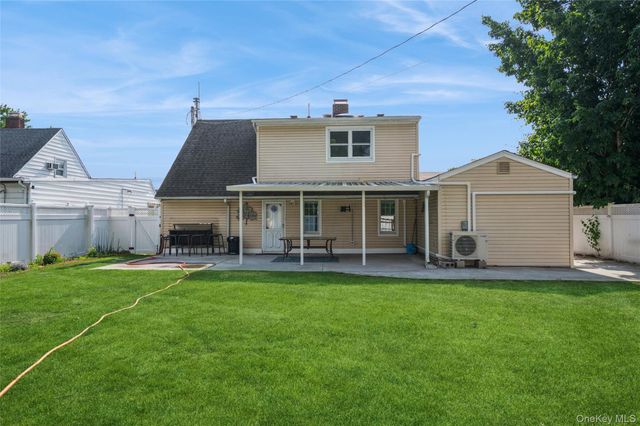 14 Tailor Lane, Levittown, NY 11756