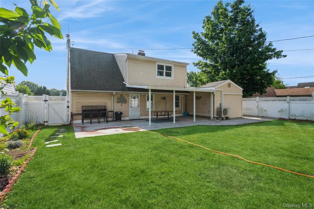 14 Tailor Lane, Levittown, NY 11756