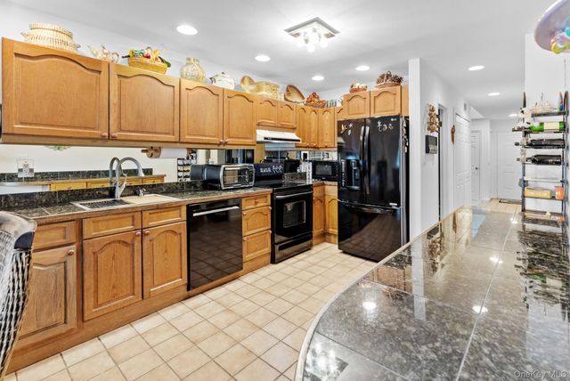 520 Hampton Road 5, Southampton, NY 11968