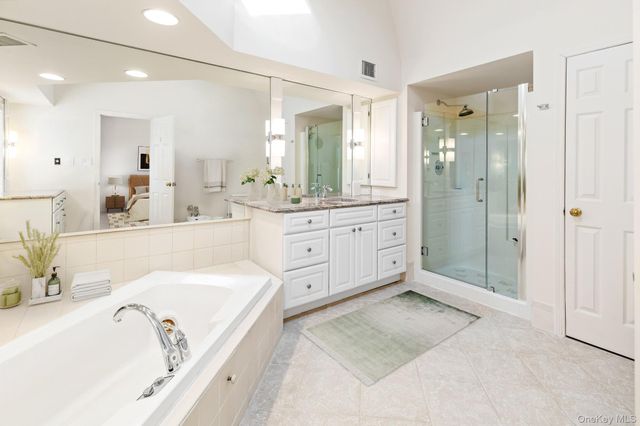 520 Hampton Road 5, Southampton, NY 11968