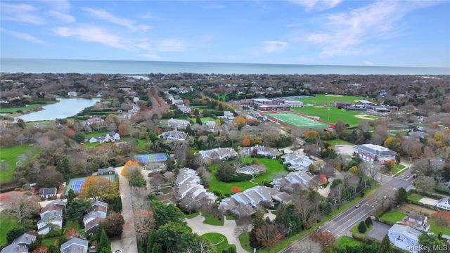 520 Hampton Road 5, Southampton, NY 11968