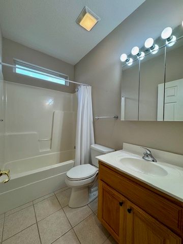 32 Tanyard Drive, Bella Vista, AR 72715