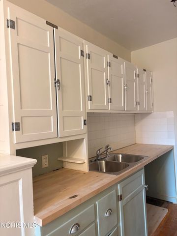 2200 Scottwood Avenue, 112, Toledo, OH 43620