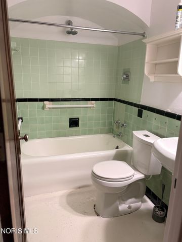 2200 Scottwood Avenue, 112, Toledo, OH 43620