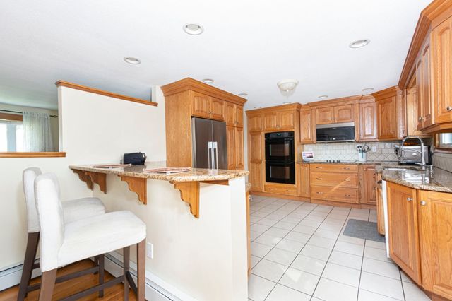 4 Carter Rd, Worcester, MA 01609