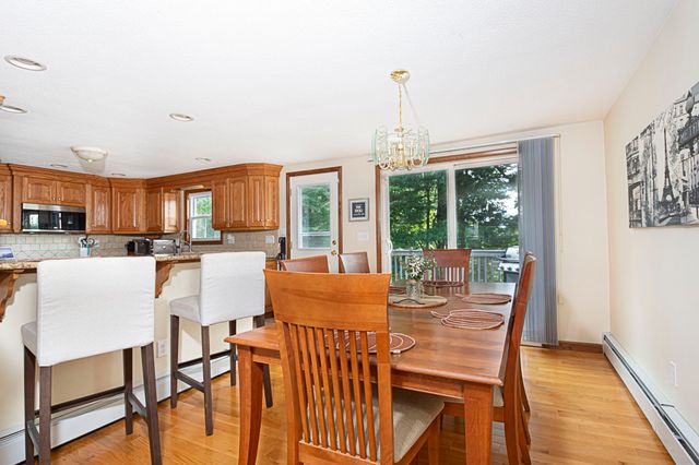 4 Carter Rd, Worcester, MA 01609
