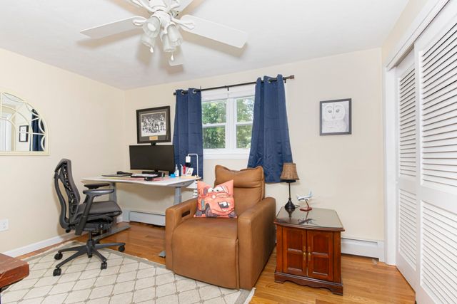 4 Carter Rd, Worcester, MA 01609