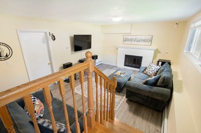 4 Carter Rd, Worcester, MA 01609