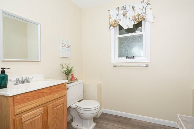 4 Carter Rd, Worcester, MA 01609