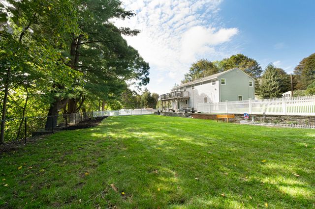 4 Carter Rd, Worcester, MA 01609