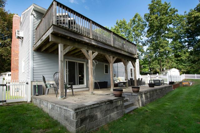 4 Carter Rd, Worcester, MA 01609