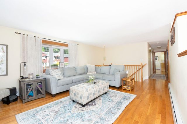 4 Carter Rd, Worcester, MA 01609
