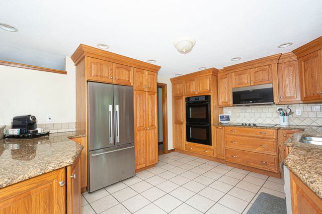 4 Carter Rd, Worcester, MA 01609