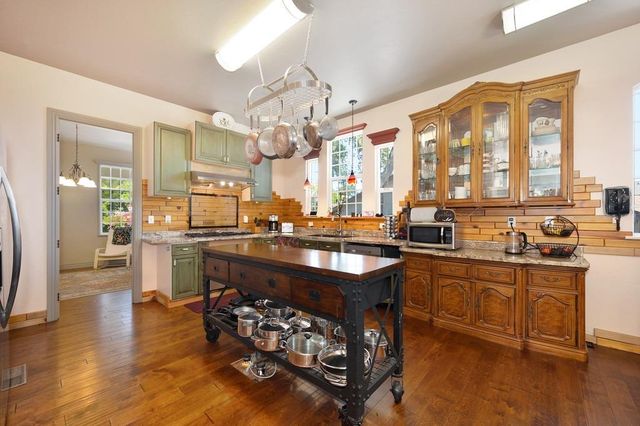 6140 Grant Ave, Carmichael, CA 95608