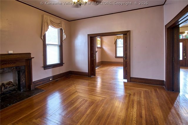 901 Edgewood Drive, Charleston, WV 25302