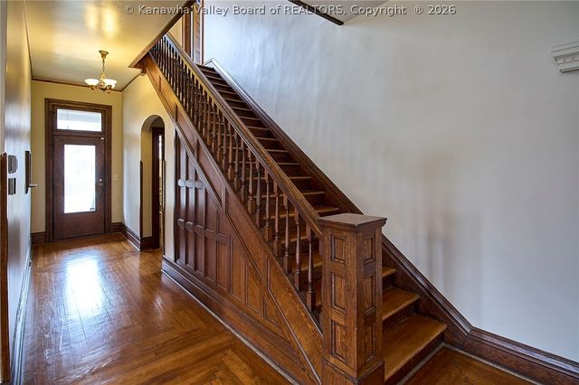 901 Edgewood Drive, Charleston, WV 25302