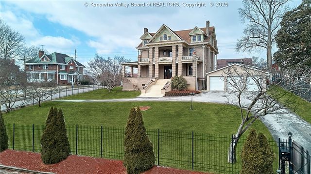 901 Edgewood Drive, Charleston, WV 25302