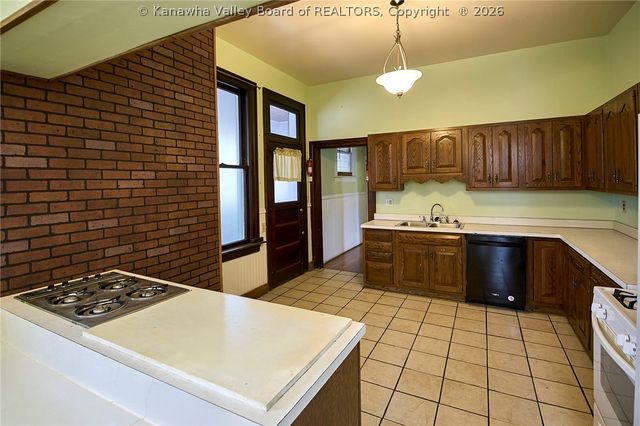 901 Edgewood Drive, Charleston, WV 25302