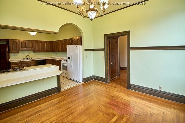 901 Edgewood Drive, Charleston, WV 25302