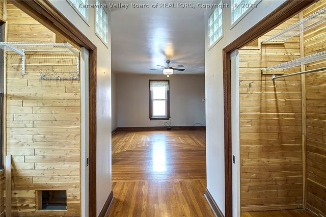 901 Edgewood Drive, Charleston, WV 25302