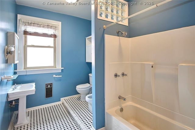 901 Edgewood Drive, Charleston, WV 25302