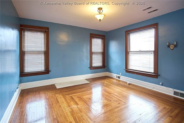 901 Edgewood Drive, Charleston, WV 25302