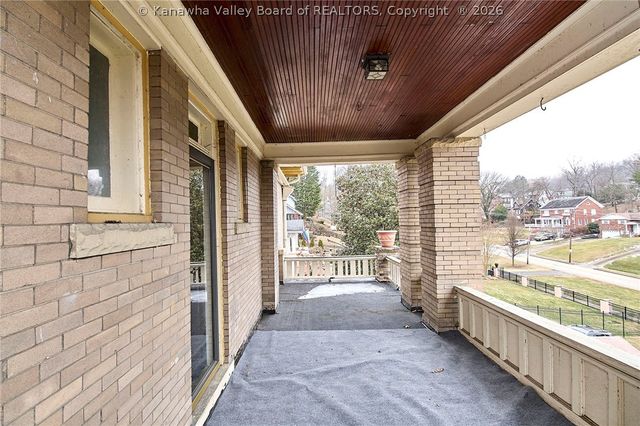 901 Edgewood Drive, Charleston, WV 25302