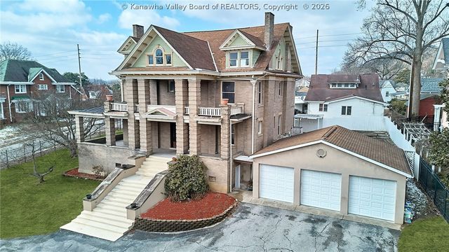 901 Edgewood Drive, Charleston, WV 25302