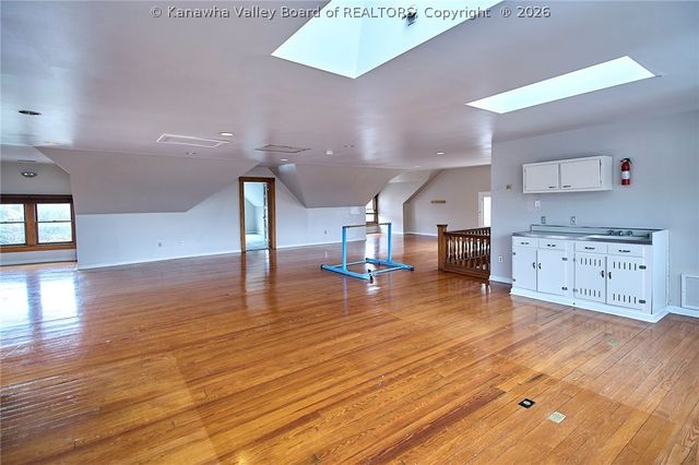 901 Edgewood Drive, Charleston, WV 25302