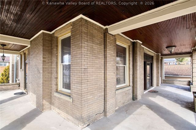 901 Edgewood Drive, Charleston, WV 25302