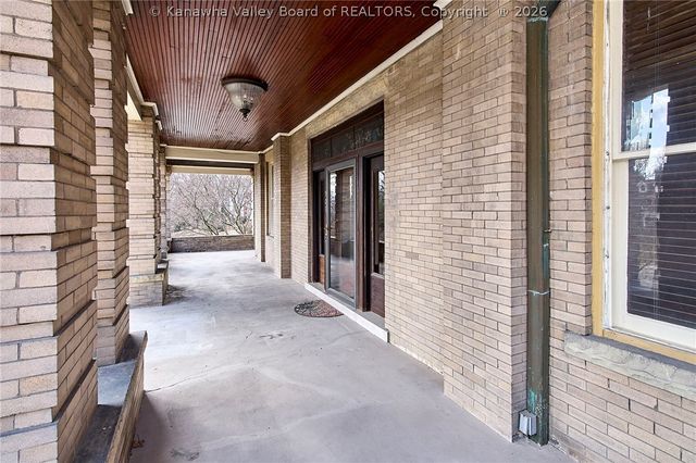 901 Edgewood Drive, Charleston, WV 25302