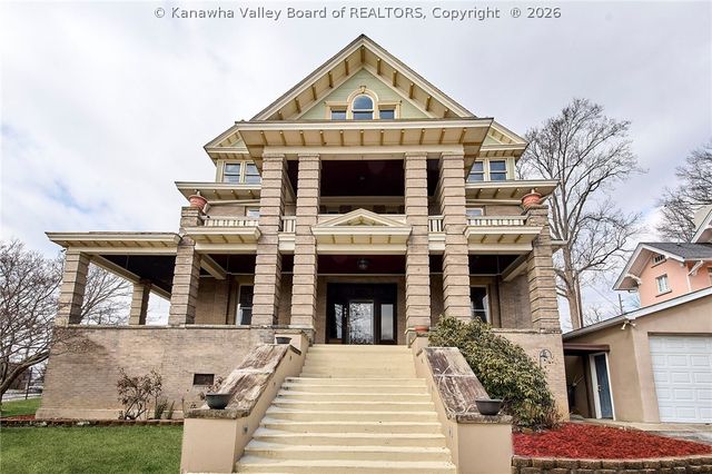 901 Edgewood Drive, Charleston, WV 25302