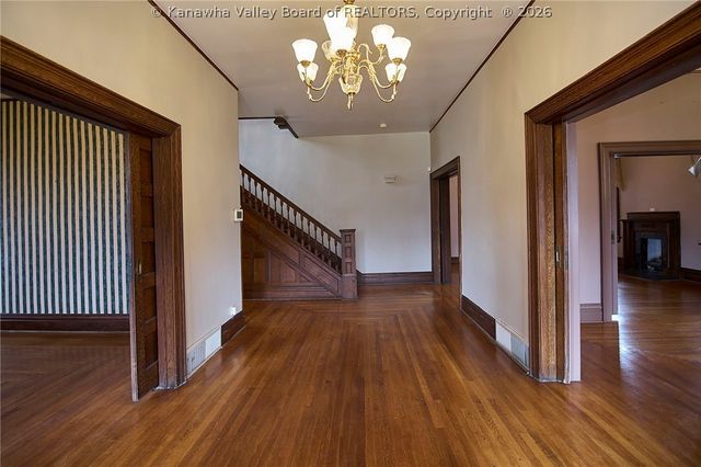 901 Edgewood Drive, Charleston, WV 25302