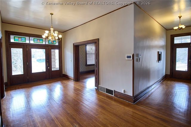 901 Edgewood Drive, Charleston, WV 25302