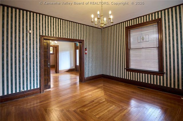 901 Edgewood Drive, Charleston, WV 25302