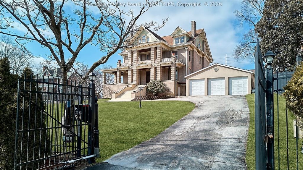 901 Edgewood Drive, Charleston, WV 25302