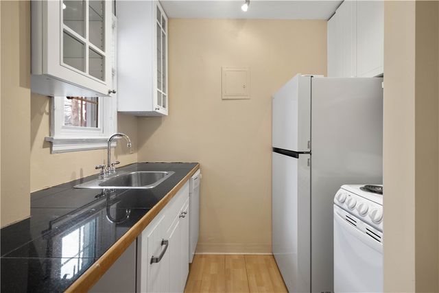 836 Thorn St 26, Sewickley, PA 15143