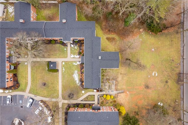 836 Thorn St 26, Sewickley, PA 15143