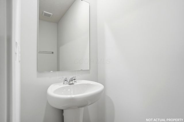 5976 Pitch Pine Drive, Canal Winchester, OH 43110