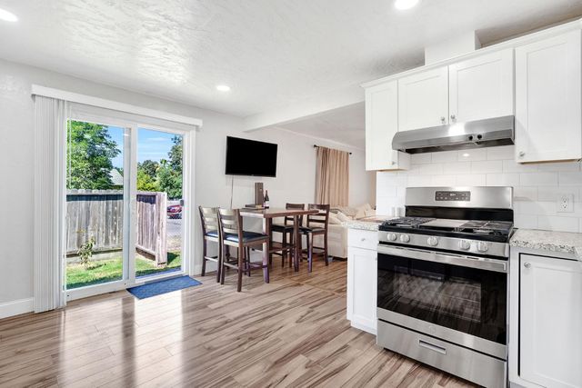 4104 E Madison Avenue, Fresno, CA 93702