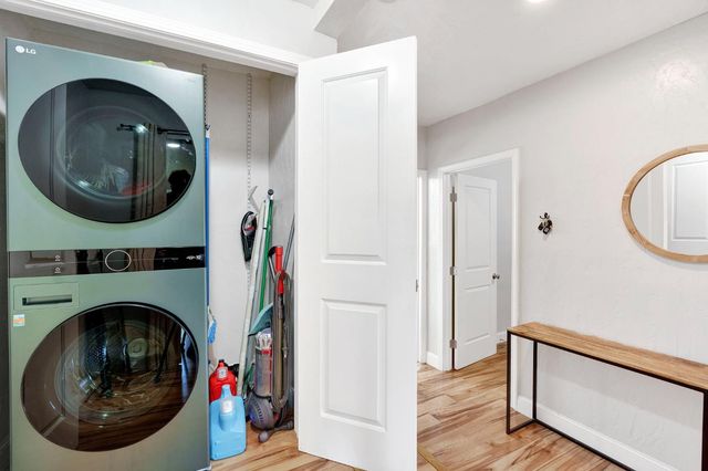 4104 E Madison Avenue, Fresno, CA 93702