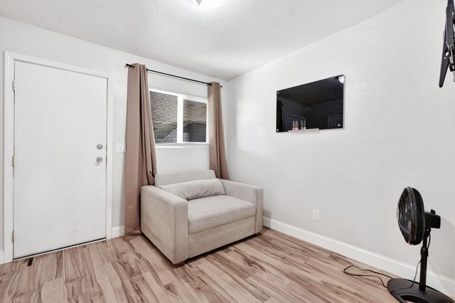 4104 E Madison Avenue, Fresno, CA 93702